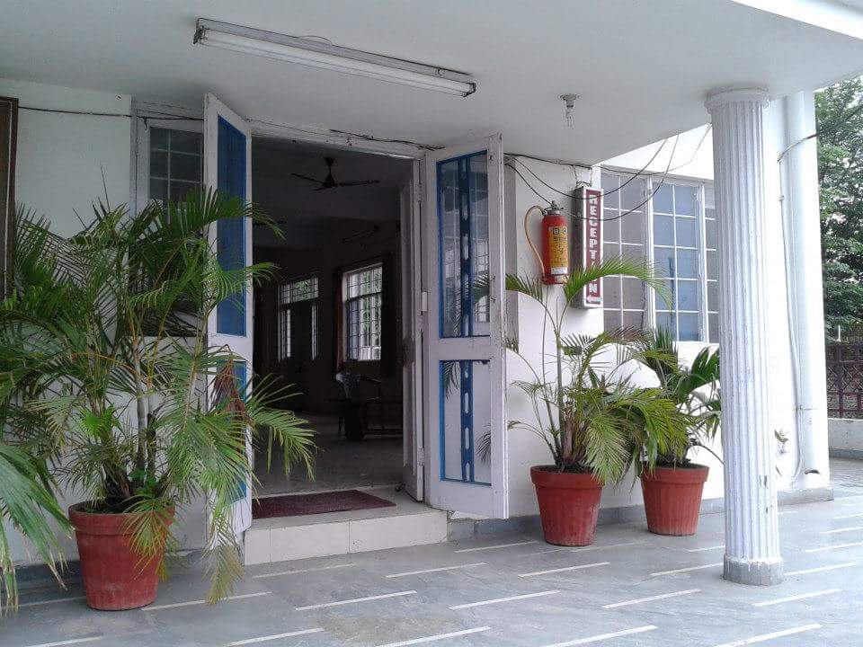 Supreme Guest House - Tap to explore photos