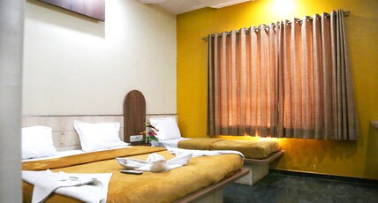 Hotel Three G Room Type - Triple Bed A/C Room