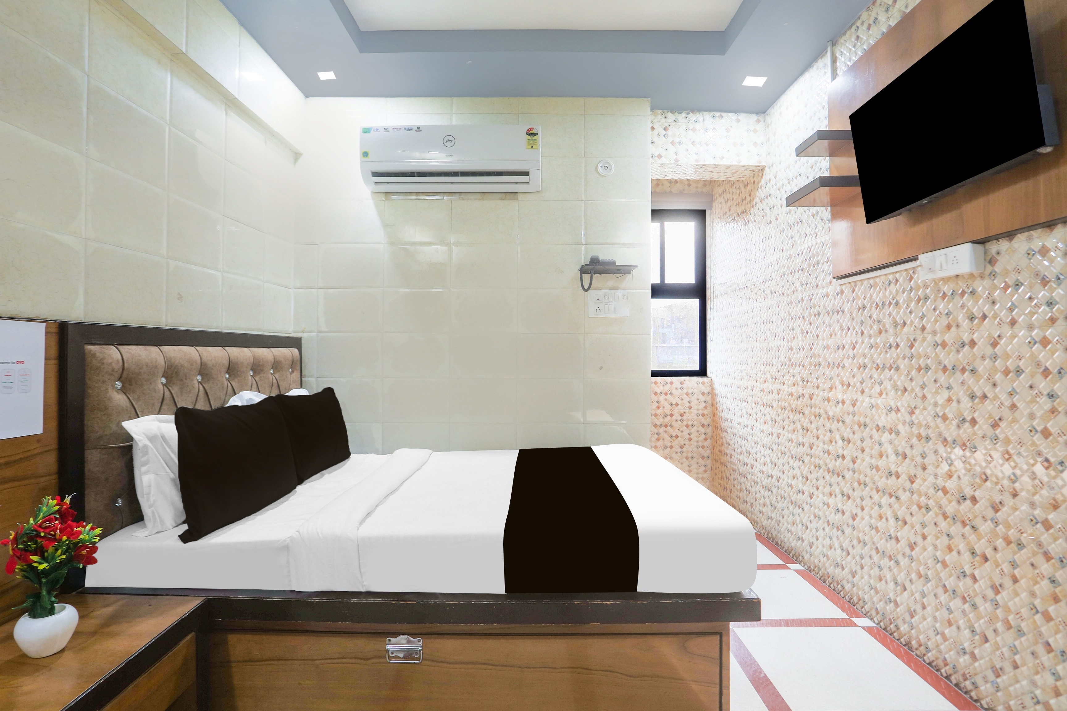 Super Hotel O Parao Formerly Cozy Inn - Tap to explore photos