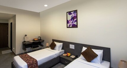 Hotel Paradise Room Type - Deluxe Twin Room
