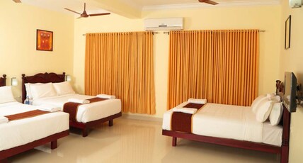 Hotel Temple Citi Room Type - Deluxe AC Six Bed Room