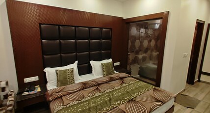 Hotel Hamers International at Mall Road, Mussoorie Room Type - Premium Room with Balcony
