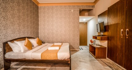 Tripli Udaipur Room Type - Deluxe Double Room with Balcony