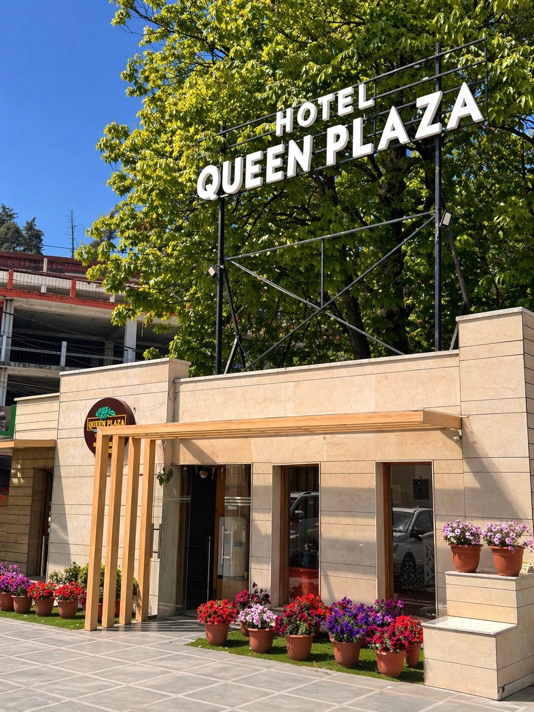 Hotel Queen Plaza 2 mins walk to Mall Road - Tap to explore photos