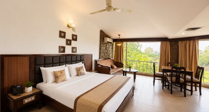 Hotel  Rajhans Room Type - Luxury Heritage Room with Balcony