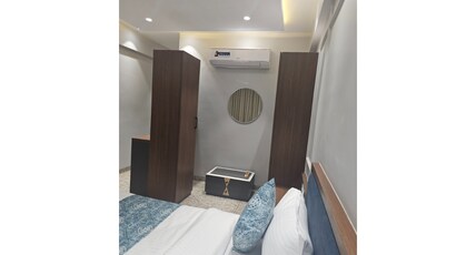Hotel The Clove Leaf By Krishna Palace Room Type - Super Deluxe Room