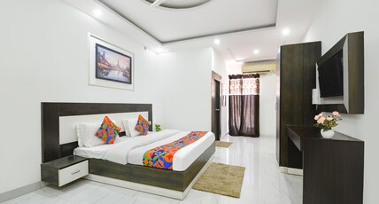 FabHotel Rajvanshi Palace Room Type - Suite Room