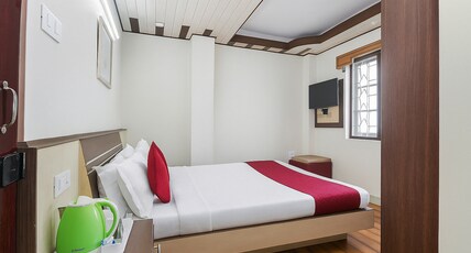 Hotel Berries Room Type - Deluxe Room