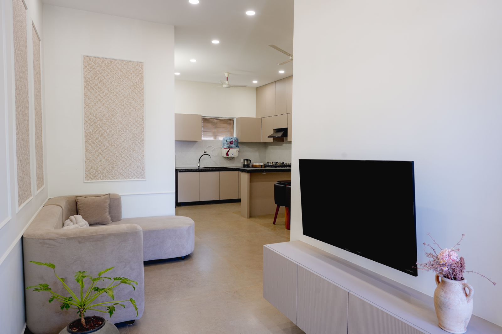 Zainab 2BHK | 3km from Calicut Beach - Tap to explore photos