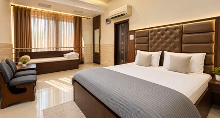 Malik Regency Room Type - Super Deluxe Room