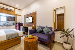 JMD LUXE STAY, DLF Phase 1, Golf Course Road