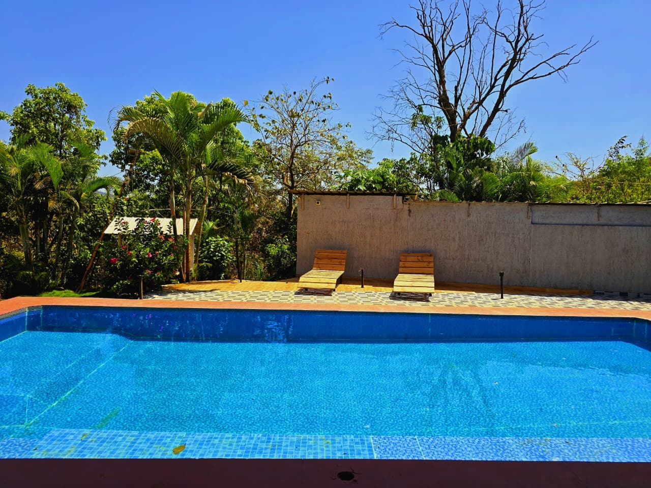 Lake House 13BHK Pawna Lake - Tap to explore photos
