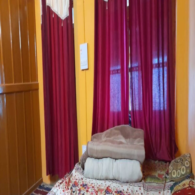 Callista - Tap to explore photos