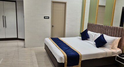 HOTEL PNS NAKSHTARA Room Type - JUNIOR SUITE
