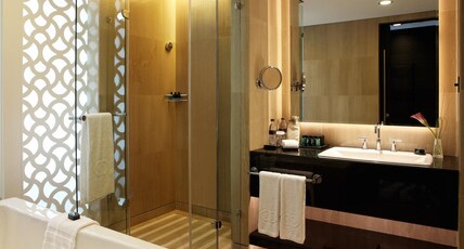 Sofitel Abu Dhabi Corniche Room Type - LUXURY ROOM, 2 single beds, sea view