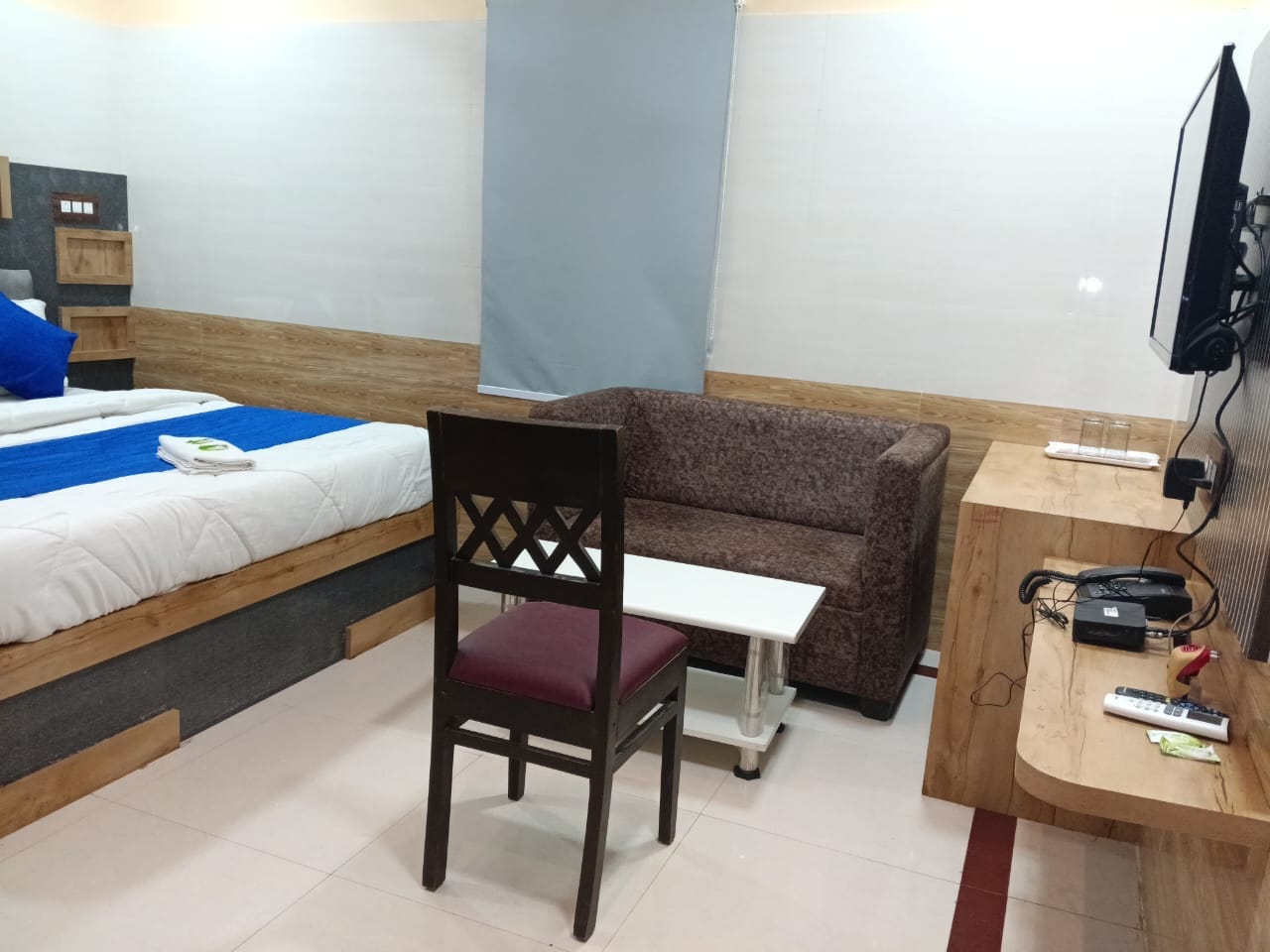 Hotel Ms Venture - Tap to explore photos