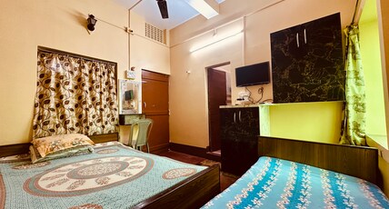 Monalisa Lodge Room Type - ECONOMY TRIPLE BED ROOM (Non AC)
