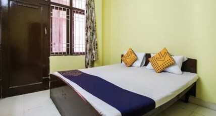 HOTEL KAVYA Room Type - Deluxe (3X)