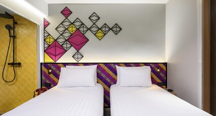 ibis Styles Bangkok Silom Room Type - Superior Room, Atrium view - 2 Single beds