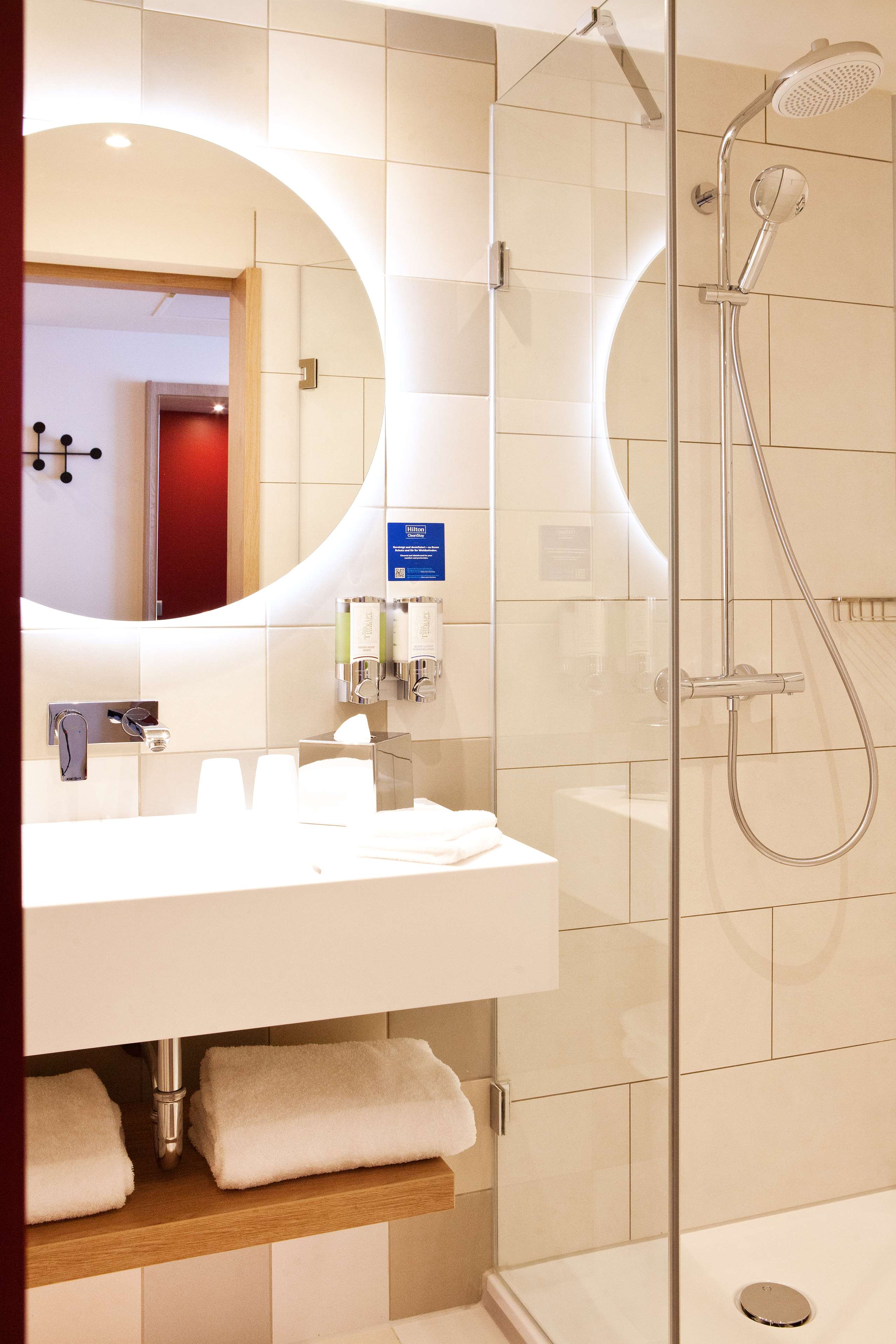 Hampton by Hilton Munich Airport South - Tap to explore photos