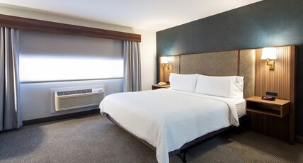 undefined Room Type - 1 King Standard Communications Mobility Accessible undefined Room Type - 1 King Standard Communications Mobility Accessible
