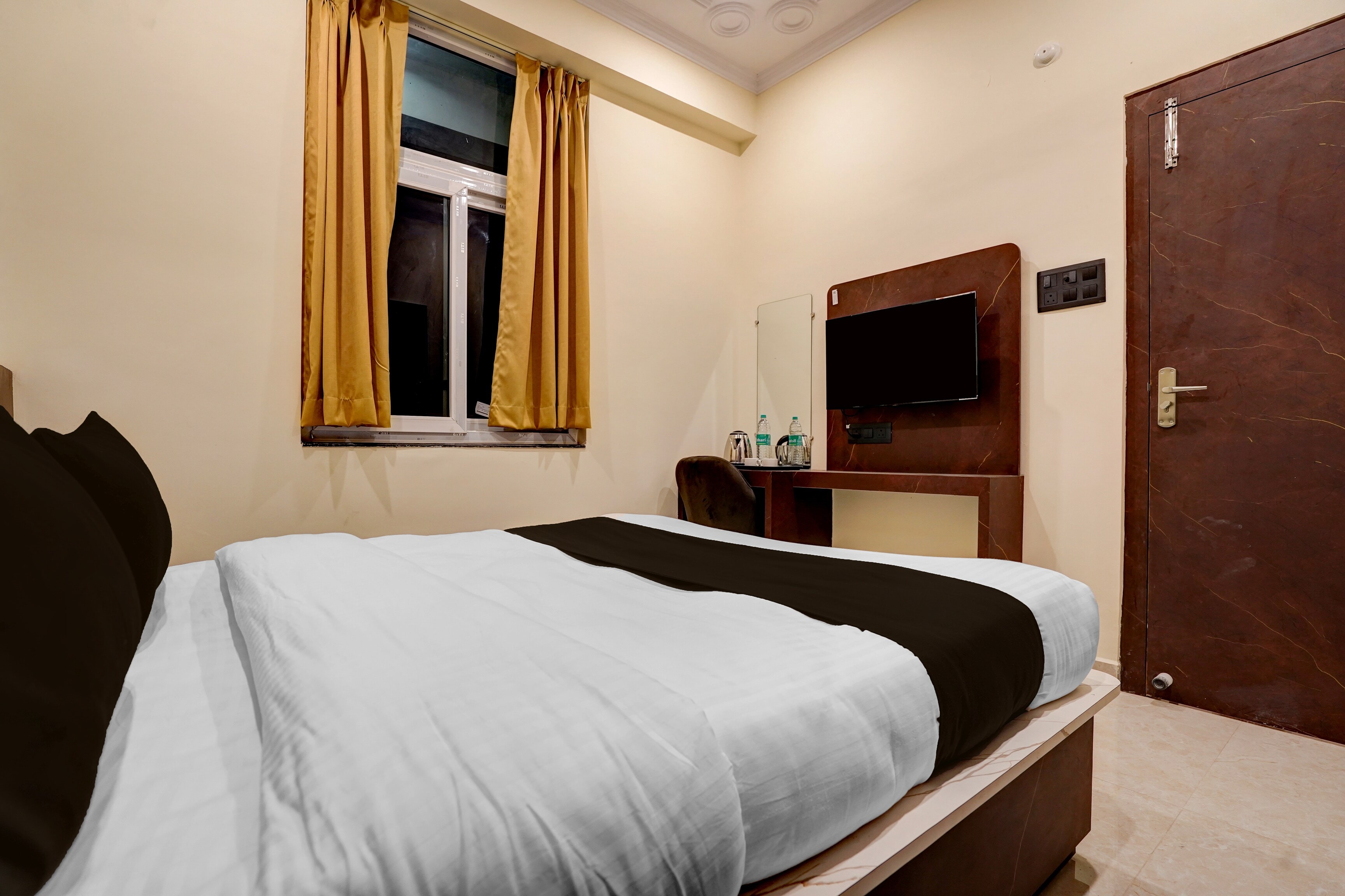 Super Collection O Zero Mile Patna Formerly Chandrashila Residency - Tap to explore photos