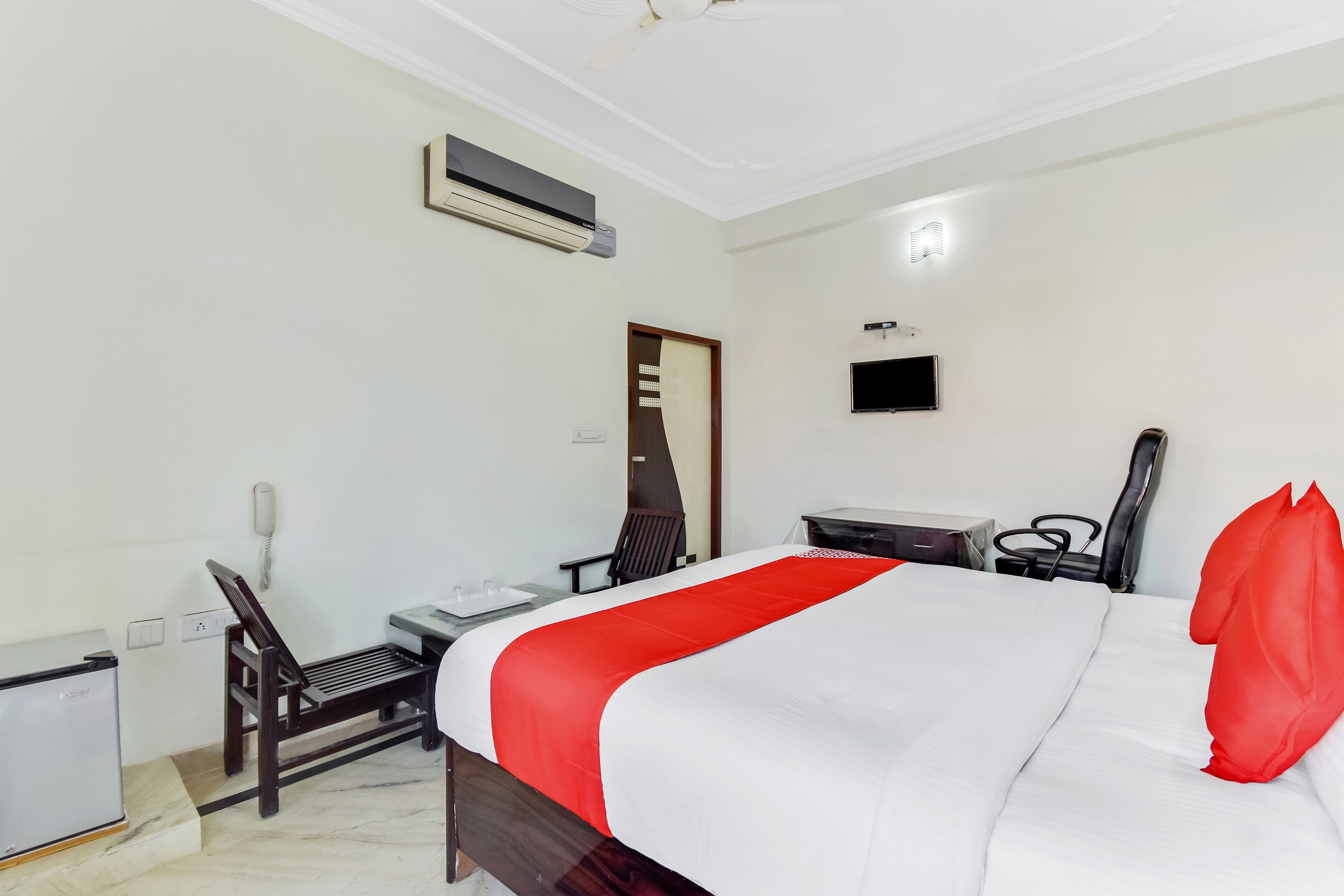 Hotel O Ekta My Stay - Tap to explore photos