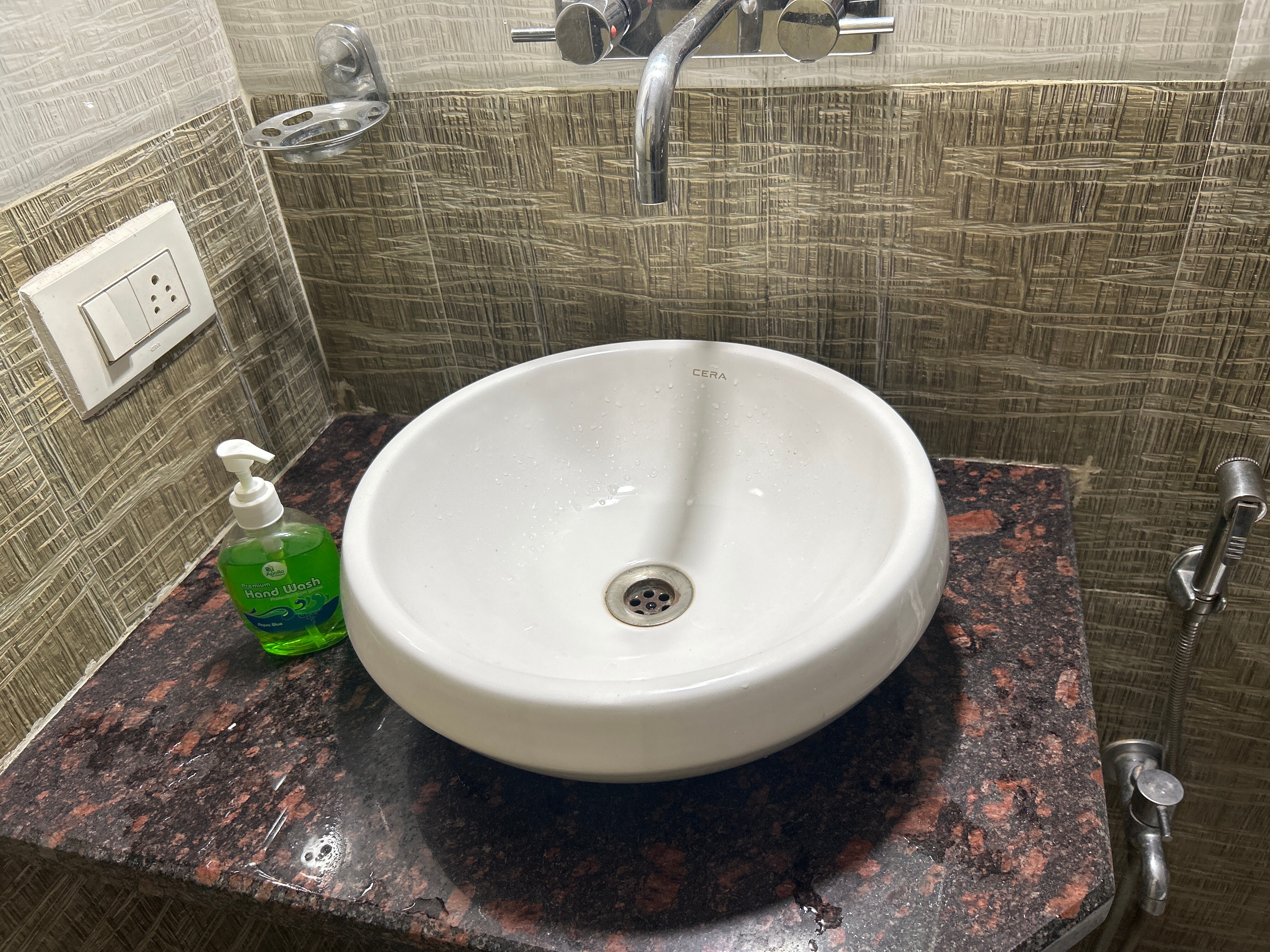 INDIANO COMFORT STAYS - Tap to explore photos