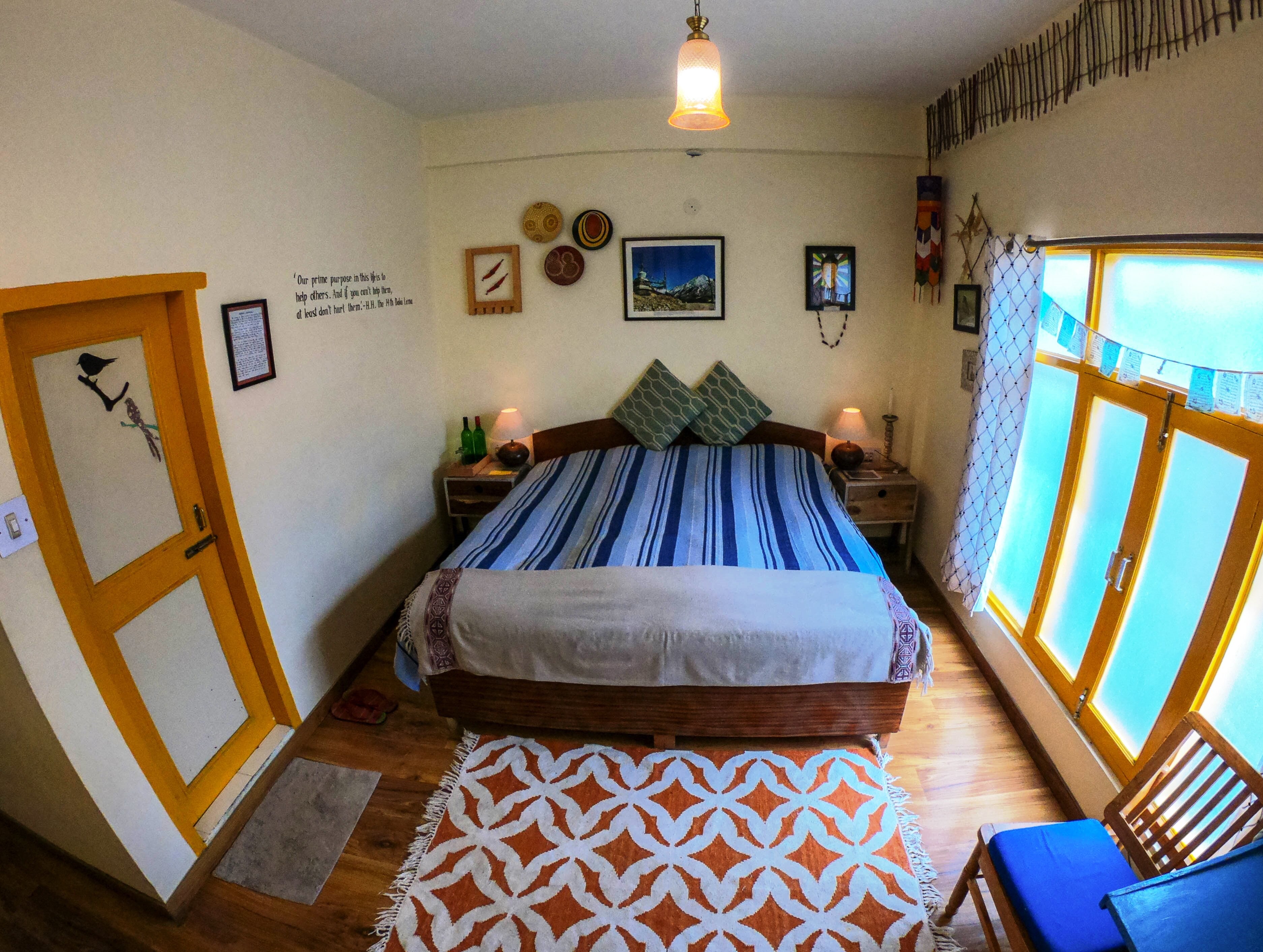 Hotel Deyzor - Tap to explore photos