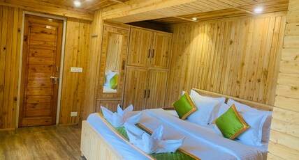 ForRest VIEW Room Type - Traditional Super Deluxe Wooden Room