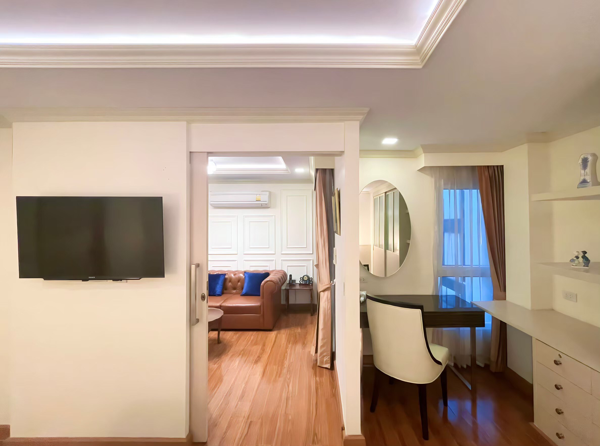 Aspira Hana Executive Suite Thonglor - Tap to explore photos