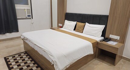 Hotel Siya Ram Room Type - Deluxe AC Room