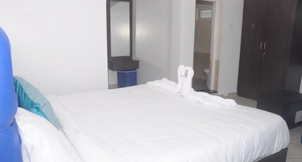 Yercaud Rathna Residency Room Type - Deluxe Queen Room