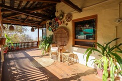 Evara Cottages Wooden duplex Jacuzzi