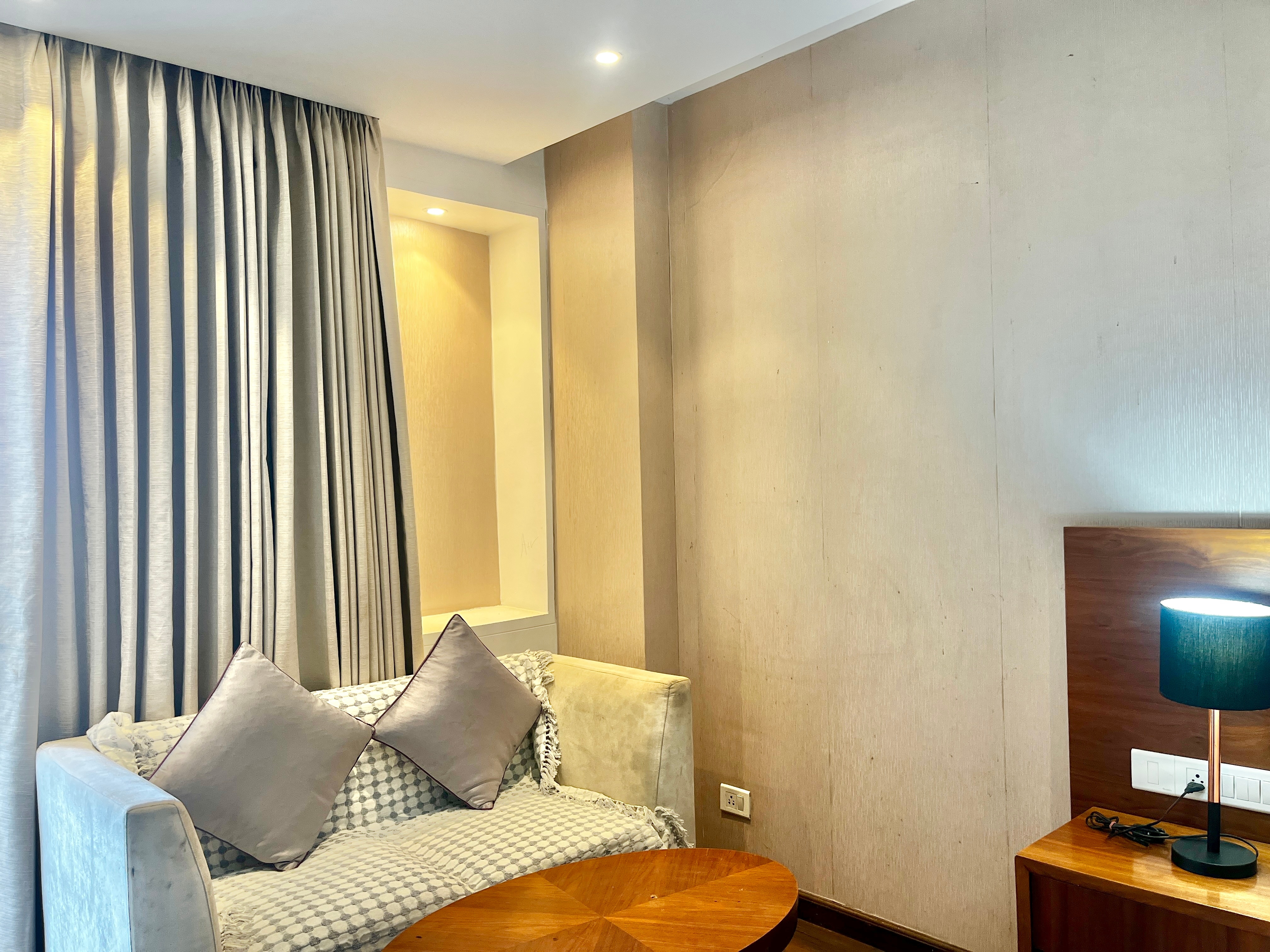 Gatsby Suites - Element One - Tap to explore photos