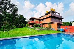 Pepper Corn Retreat by Travent Mug.