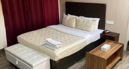 Hotel Platinum Zarkawt Room Type - Double Deluxe room Ac