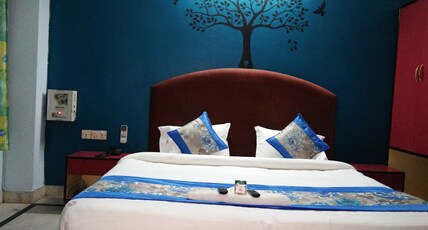 Hotel Mayur - 0.4km from Railway Station Room Type - AC Deluxe