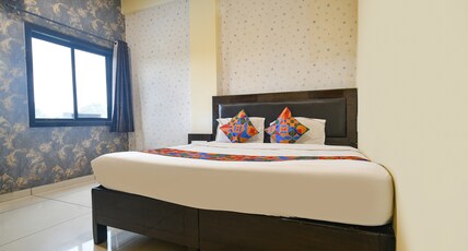 FabHotel Shree, Scheme No 114 Room Type - Deluxe Room