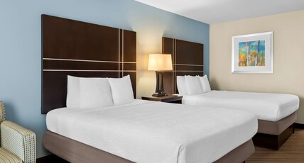 Best Western Newport Inn Room Type - 2 Queen Beds, Smoking Room, High Speed Internet Access, Coffee Maker, Iron And Ironing Board, Microw