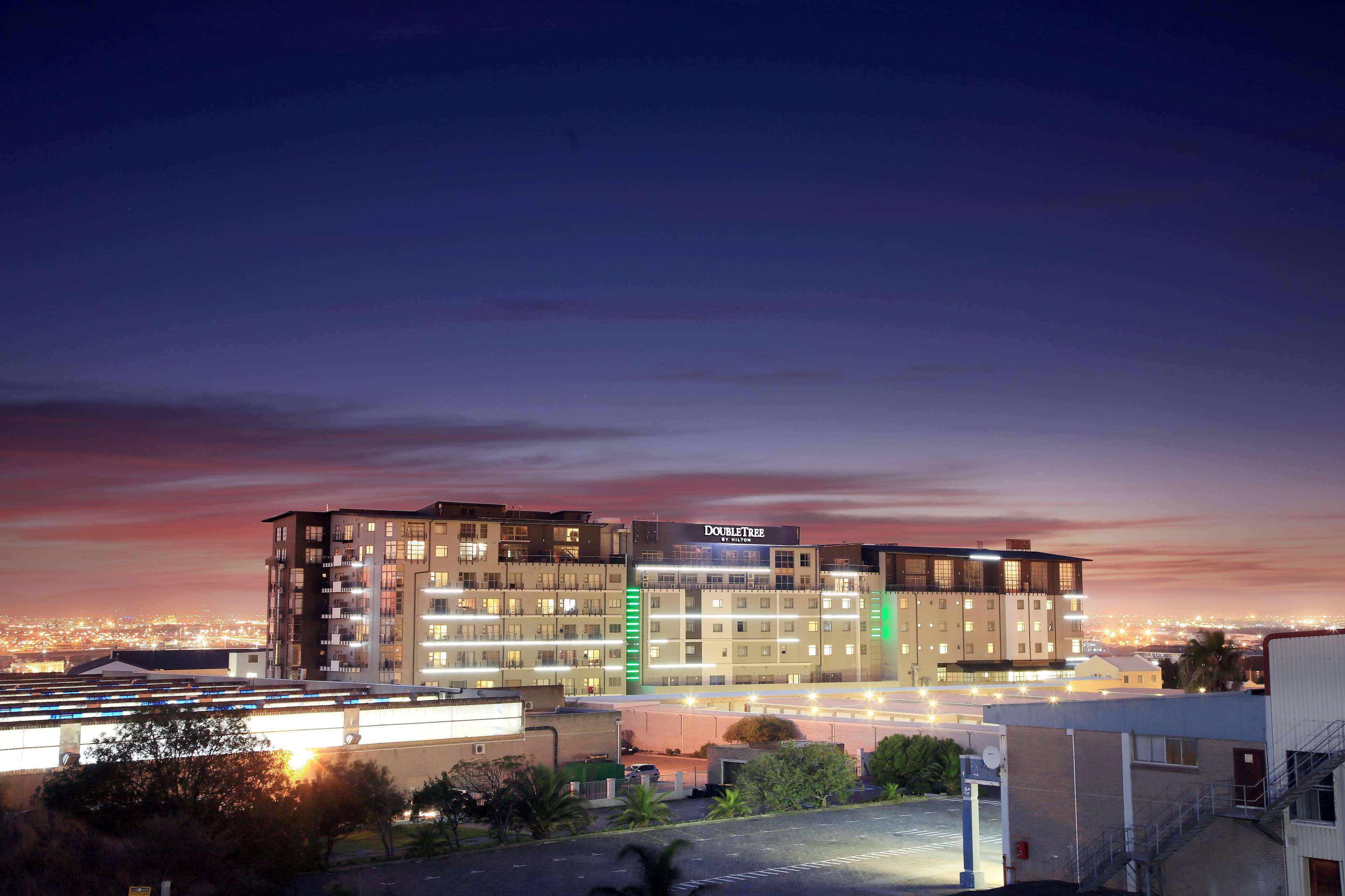 DoubleTree by Hilton Hotel Cape Town - Upper Eastside - Tap to explore photos