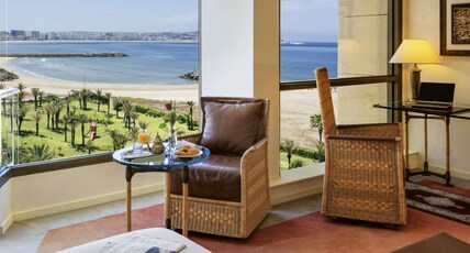 M Room Type - Deluxe King Sea View