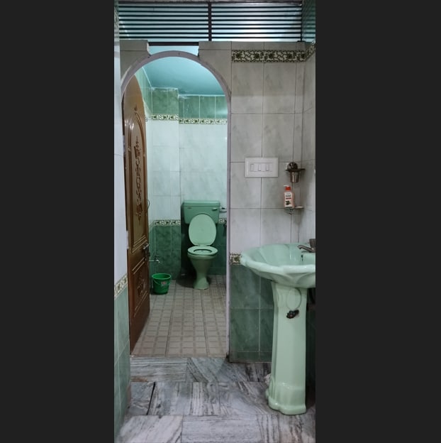 Shree Guest House - Tap to explore photos