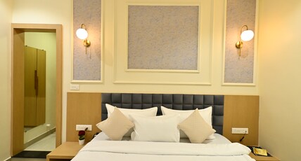 Aura Gold Room Type - DELUXE ROOM