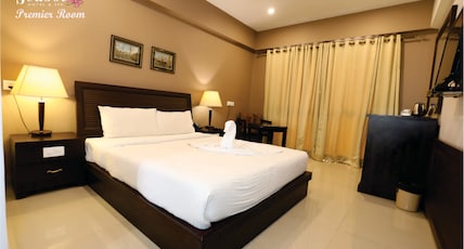 Seasons Hotel Room Type - Premier Room With Balcony