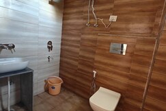 Badri Palace By Namami Gange -800 Mtrs From Temple