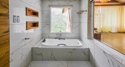 Tea Tree Munnar Room Type - Kolukkumai Suite with Bath Tub