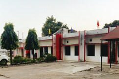 Red Star Restaurant and home stay