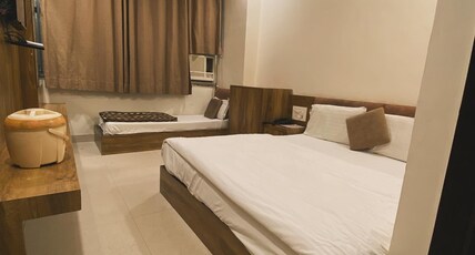 Hotel Moon Star Room Type - Three Bed Deluxe AC Room