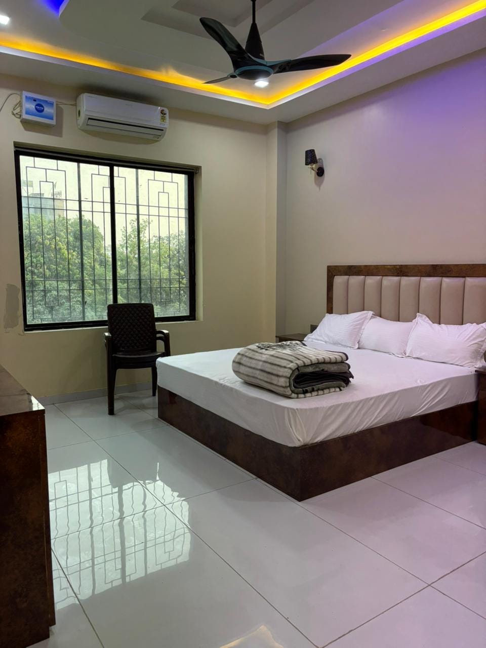 Hotel comfort inn and banquet hall - Tap to explore photos